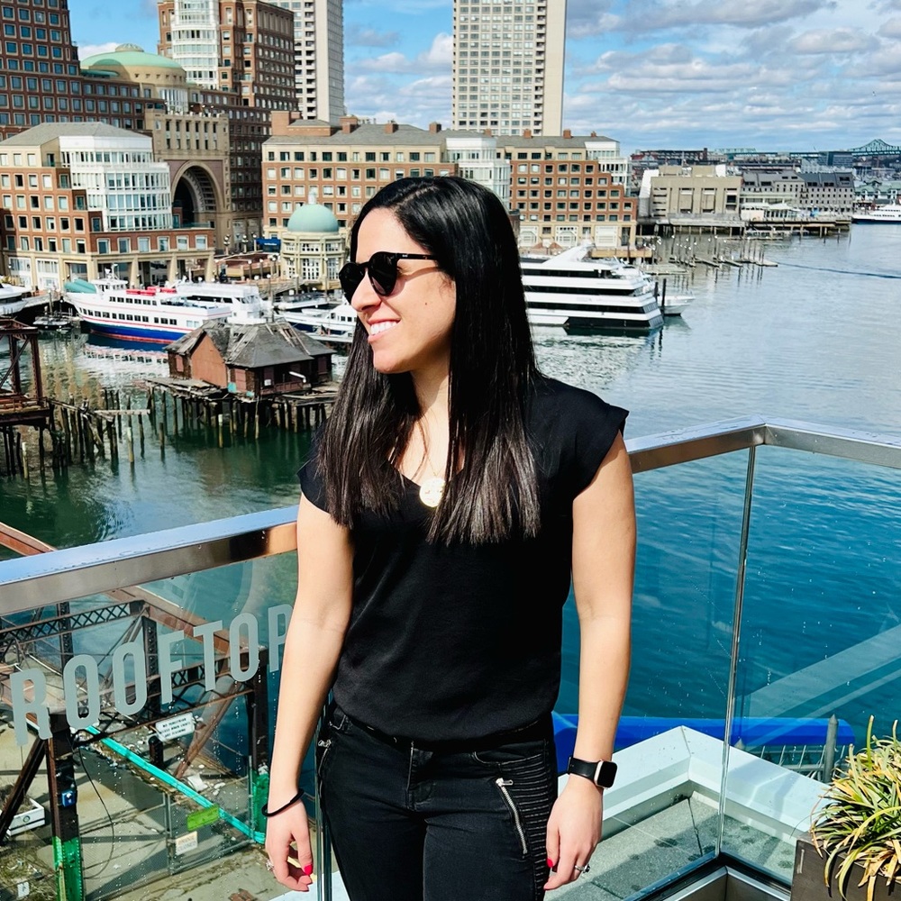 Meet your Posher, Maya